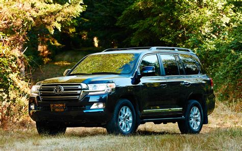 It looks like a mad scientist fused a land cruiser, prado and kluger together, threw in a bit of rav4 for a laugh and then. Comparison - Mercedes-Benz GLE-Class 350 4MATIC 2018 - vs - Toyota Land Cruiser 4dr 2018 | SUV Drive