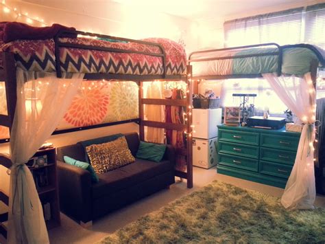 Uga Best Female Room Photo Contest Dorm Design Dorm Sweet Dorm College Dorm Decorations