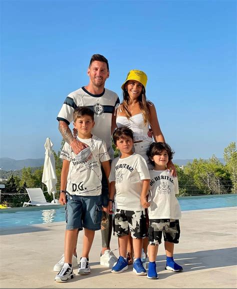 Messi Cambia Vita Nel Profilo Della Moglie Spunta Un Indizio Sul Loro