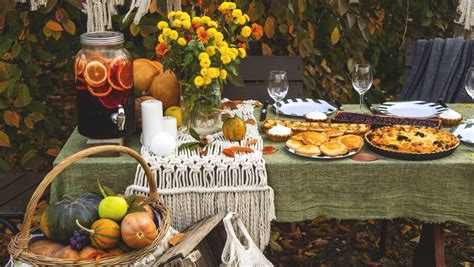 Enjoy An Outdoor Thanksgiving Dinner Gathercraft Outdoor Furniture