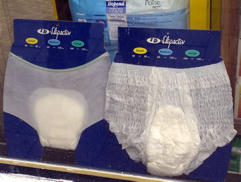 Adult Diapers Things To Pack For A Hospital Birth Popsugar Moms Photo 10