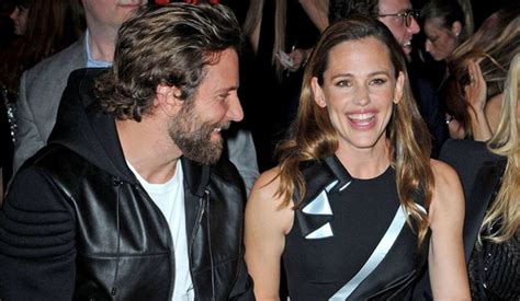 Golden Globes ‘alias Reunion With Bradley Cooper Jennifer Garner
