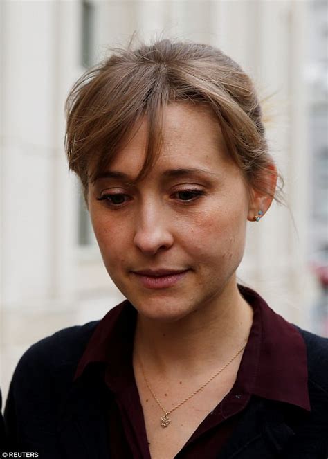 Within nxivm was dos, a secret society within the group made up of women who were allison mack was accused of being a dos recruiter between february 2016 and february 2017, having risen. Smallville's Allison Mack ignores Nxivm leader Keith ...