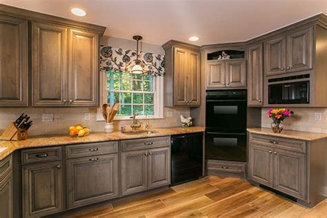 Cabinet hardware is the jewelry of the kitchen, so just like in a wardrobe, it must coordinate, be comfortable, and enhance the design of the outfit. The Difference Between Cabinet-Grade & Furniture-Grade Wood Cabinets