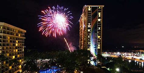 Fireworks In Front Hilton Hawaiian Village Hilton Hawaiian Village