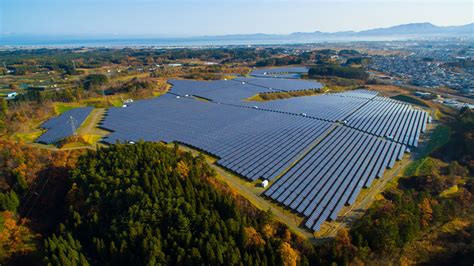 There are many benefits to using renewable energy resources, but what is it exactly? Corporate Japan pledges full shift to renewable energy ...