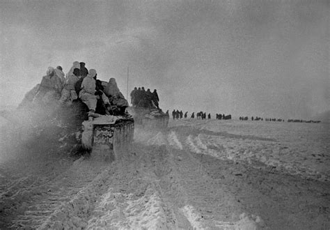 Photo Soviet T 34 Tanks Near Boguchar Southern Russia 1940s