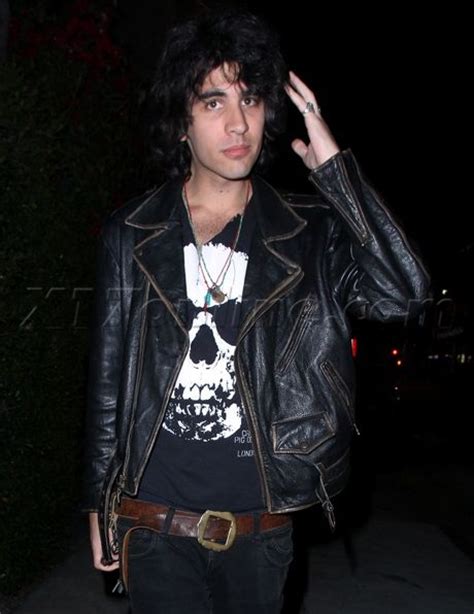 Nick Simmons With Girlfriend In Hollywood Gene Simmons Photos X17