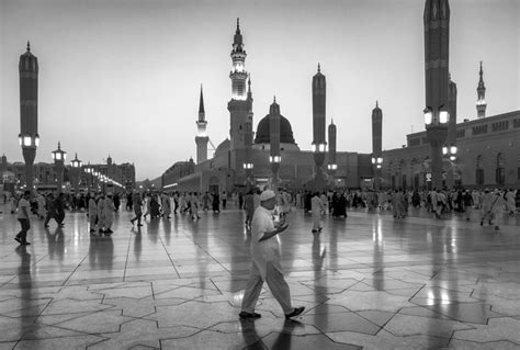 Walau pun hakikatnya tidak ada yang mengetahui secara pasti kapan terjadinya lailatul qadar, kecuali allah swt. Prediksi Jatuhnya Malam Lailatul Qadar Ramadan 2020