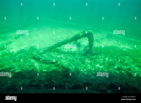 Ship Anchor Underwater Stockfotos Und Bilder Kaufen Alamy