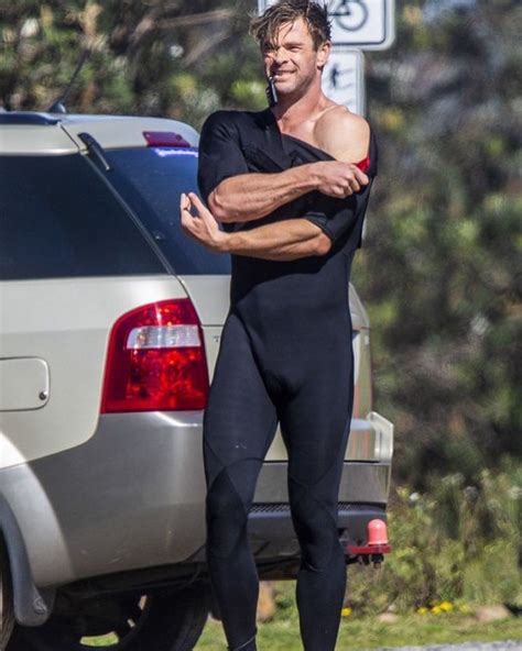 Chris Hemsworth Bulge