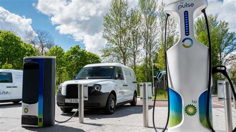 Bp Pulse Charging Network Gets Fleet Of Electric Vans Electric