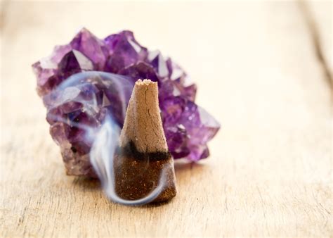What Incense is Good for Cleansing Crystals? Find Out in This Guide