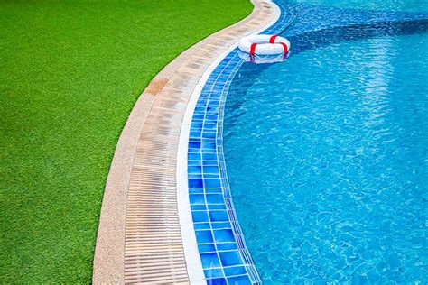 6 Benefits Of Installing Synthetic Grass Around Your Pool San