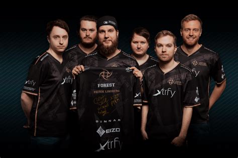 The dedicated subreddit to ninjas in pyjamas! Ninjas in Pyjamas anuncia contratação da line-up da Black Dragons de Rainbow Six - Joystick Terrível