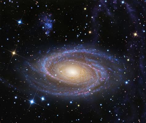 Wordlesstech Beautiful Spiral M81 Galaxy Similar In Size To Our Milky Way