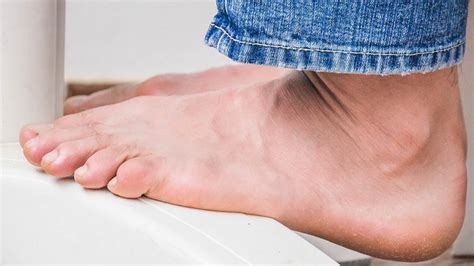 How To Cope With Ball Of Foot Pain Metatarsalgia