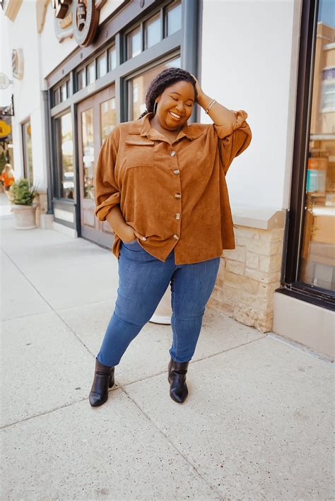 6 Fall Outfit Ideas Worn By A Real Plus Size Woman From Head To Curve