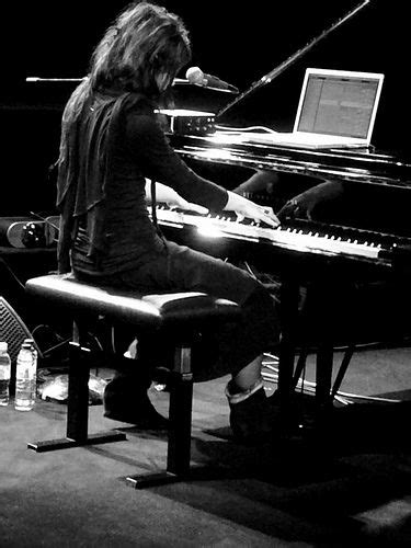 La malinconia canzone triste dolci. Pin on musica