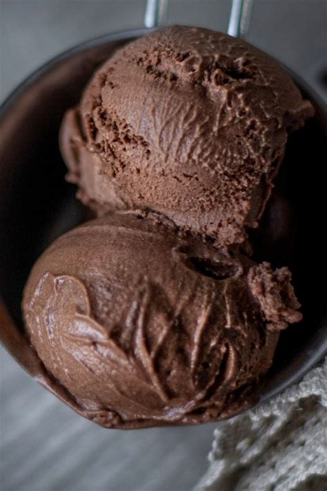 Homemade Dark Chocolate Ice Cream Recipe With Rum Without Eggs