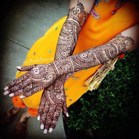 15 Gorgeously Designed Henna Tattoos With Unbelievably Intricate Patterns