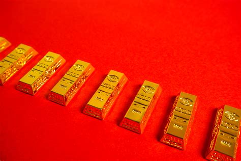 With the bulls eyeing the historical peak of $2000, there must be a catalyst for this to happen. Technical Analysis: 3 Gold Price Charts You Need to See
