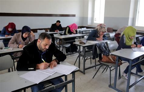 يمان منصة تعليمية يمنية مجانية للتعليم عن بعد، تابعة لوزارة التربية والتعليم توفر لطلبة التعليم العام جميع الدروس والمقررات. اعلان نتائج اختبار التوظيف في التربية والتعليم