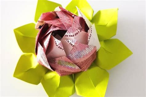 Scheck vorlage zum ausdrucken bewundernswert musterschecks der themenentwicklungsabschnitt hilft zu kennen wie man 1 thema entwerfen ferner entwickeln kann. Seerose als Origami-Geldgeschenk | Geld falten geburtstag, Kreative geldgeschenke, Geldgeschenke