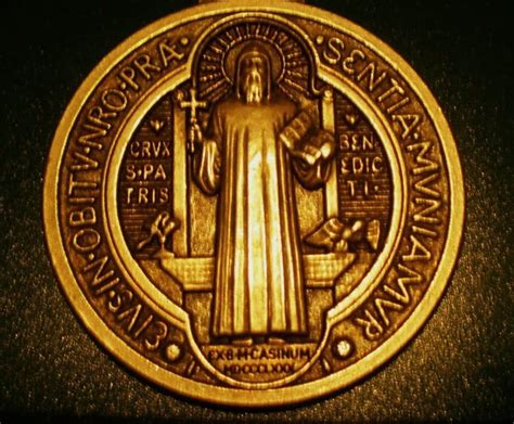 Medalla De San Benito Historia Propiedades Y Mucho Más