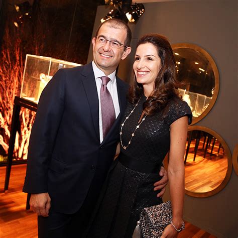 Alain troadec est actuellement coordonnateur général des soins du chru de brest. Alain Bernard apresenta nova coleção da Van Cleef & Arpels ...
