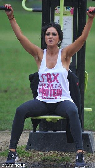Vicky Pattison Looks Very Slim In Revealing Outfit At Outdoor Gym