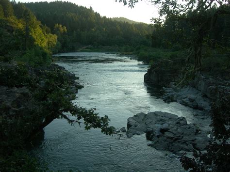The Umpqua River Glide Oregon This Is Downstram Of Where Flickr