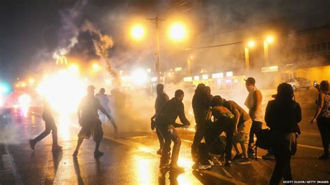 In Pictures Ferguson Rioting Bbc News