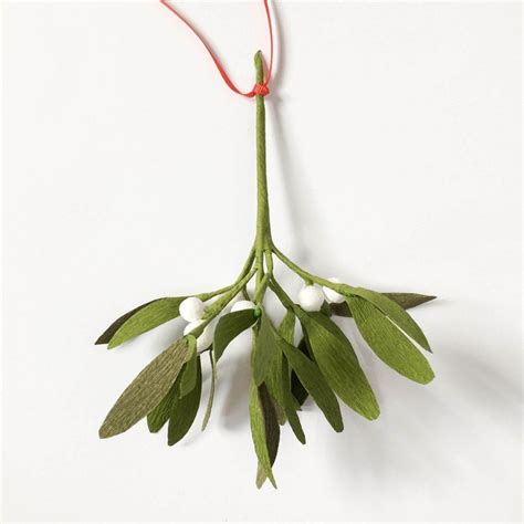 Paper Mistletoe Decoration By A Petal Unfolds Artesanias