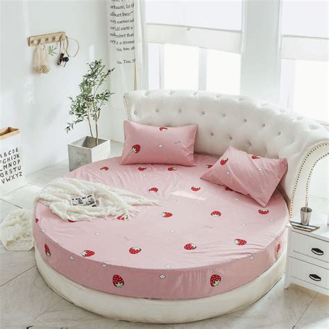 In most instances, a rectangular mattress is being placed on top of it but there are also times when the mattress is round as well. Round Bed Mattress Protector Fitted Sheet Cover with ...