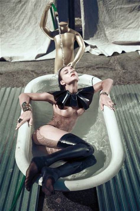 Rachael Leigh Cook Nude Photoshoot 12 New Pics