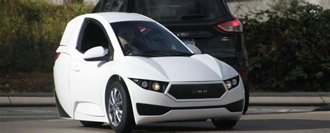 The New Three Wheel Electric Commuter Car With A Fierce Look