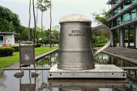 See more ideas about royal founded in 1885, royal selangor is the world's foremost name in quality pewter, a brand. Royal Selangor Pewter Factory Visit, Kuala Lumpur | Kuala ...