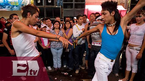 Los Sonideros Cumbia Y Baile En Las Calles Del Df Comunidad Youtube