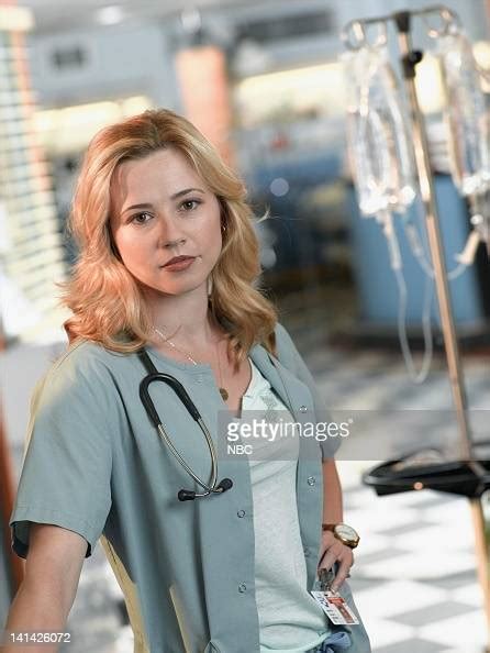 linda cardellini as nurse samantha taggart photo by mitchell news photo getty images