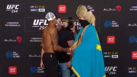 Шавкат Рахмонов провел дуэль взглядов с бразильцем перед дебютом в UFC