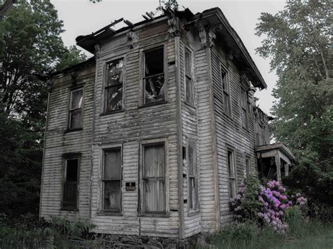 Americas 12 Scariest Real Life Haunted Houses Business