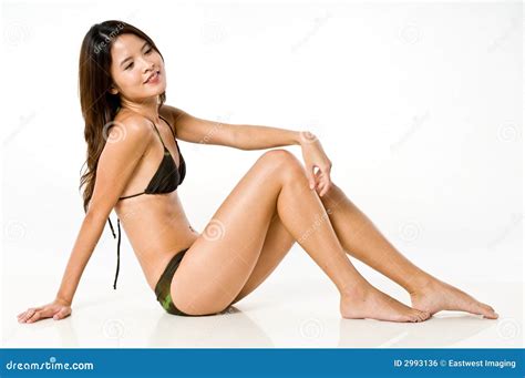 asiatische frau im bikini stockfoto bild von recht schönheit 2993136