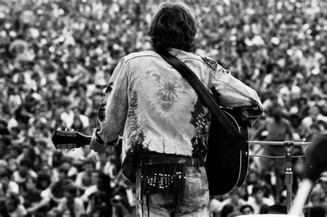 CANDID PHOTOS FROM ALL OVER THE WOODSTOCK MUSIC FESTIVAL IN 1969 PART