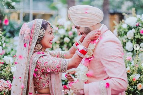 Singer Neha Kakkar Share Mesmerising Wedding Pictures Stylepk