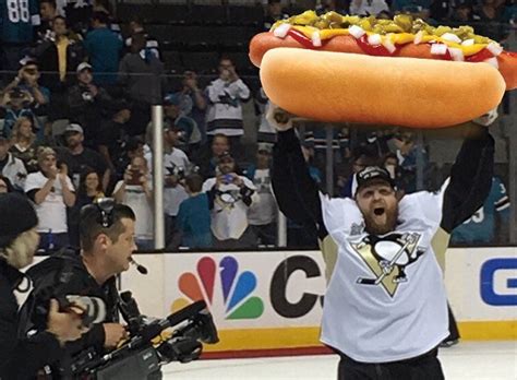 Follow fat dog to never miss another show. Confirmed Signing with Link: Penguins sign Zach Aston ...