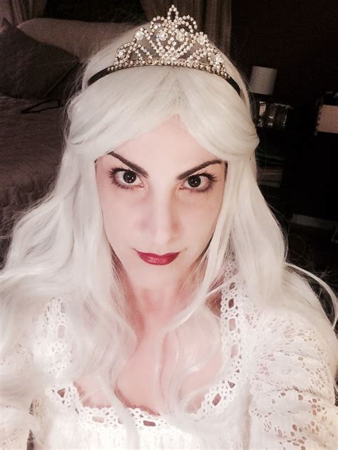 The White Queen From Alice In Wonderland White Queen Alice In