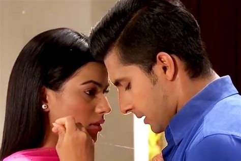 Alankrita shrivastava, siddharth malhotra, ramesh taurani, parineeti chopra. Jamai Raja: Roshni Determined to Win Sid's Heart Back ...