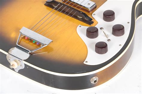 1960s Silvertone Stratotone 1420 Sunburst Electric Guitar With Case Ebth