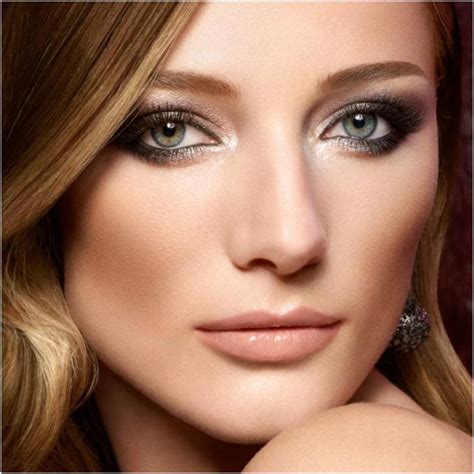 However, if one eye appears significantly smaller than the other, it could be an indication of a variety of eye conditions. Top 6 Makeup For Small Eyes